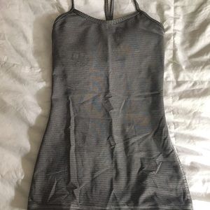 Lululemon tank size 4